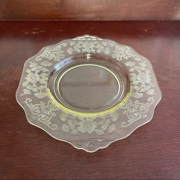 Vintage 1930s Cambridge Apple Blossom Yellow One Salad Plate - Picture 3 of 11